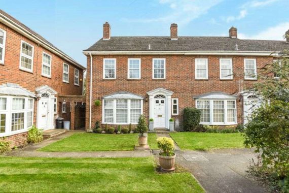 3 Bedroom End of Ter...